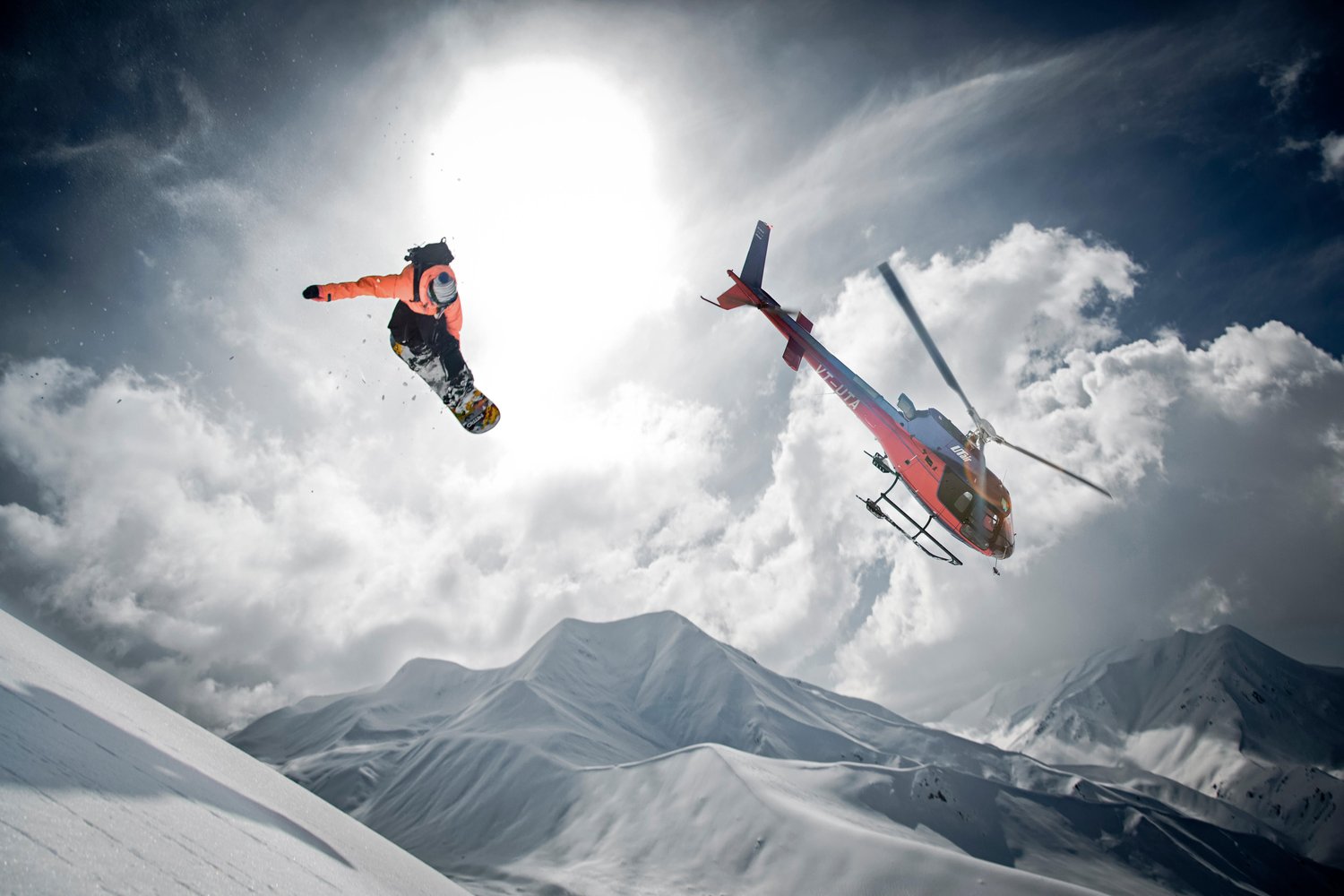 snowboarder-elias-